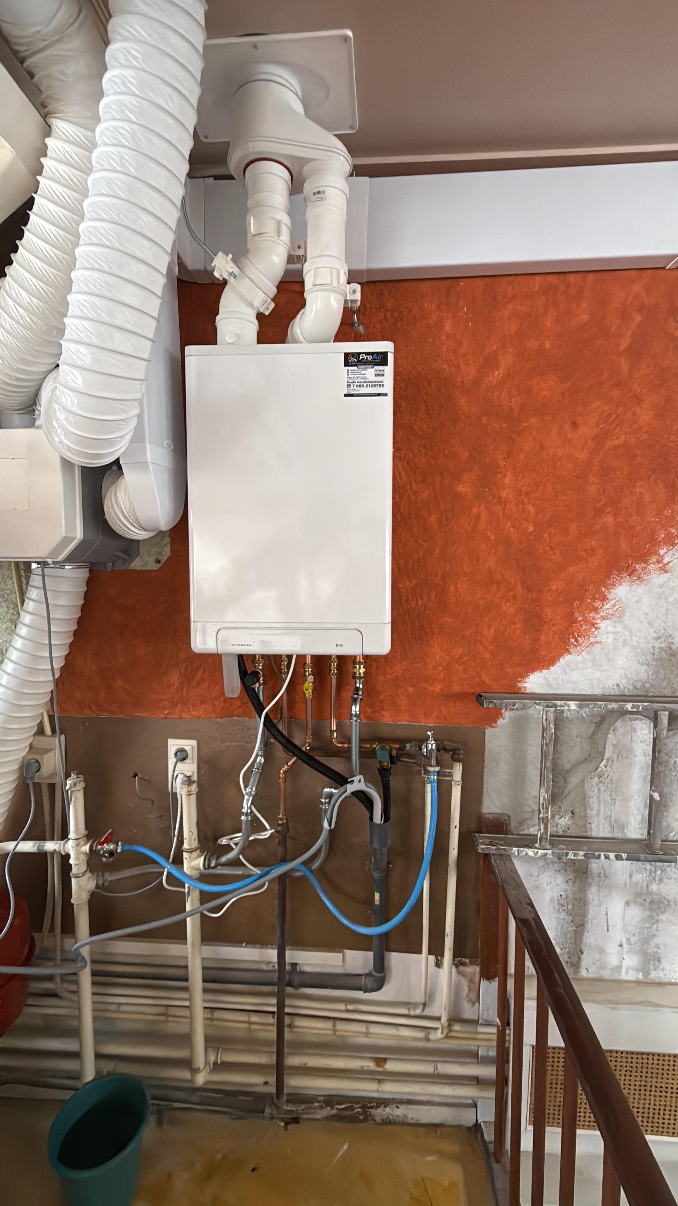 Het team van ProAir Installatietechniek bij de servicebus